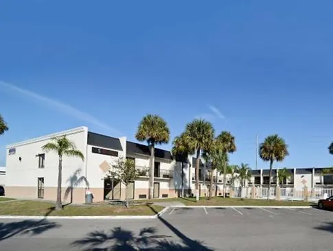 Days Inn & Suites By Wyndham Tampa - Ybor City 2*,  United States