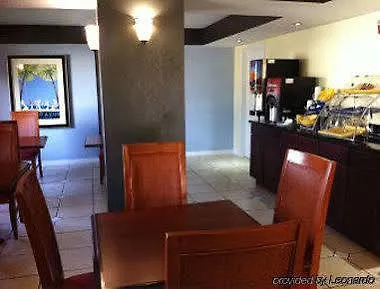 Hotel Days Inn & Suites By Wyndham Tampa - Ybor City