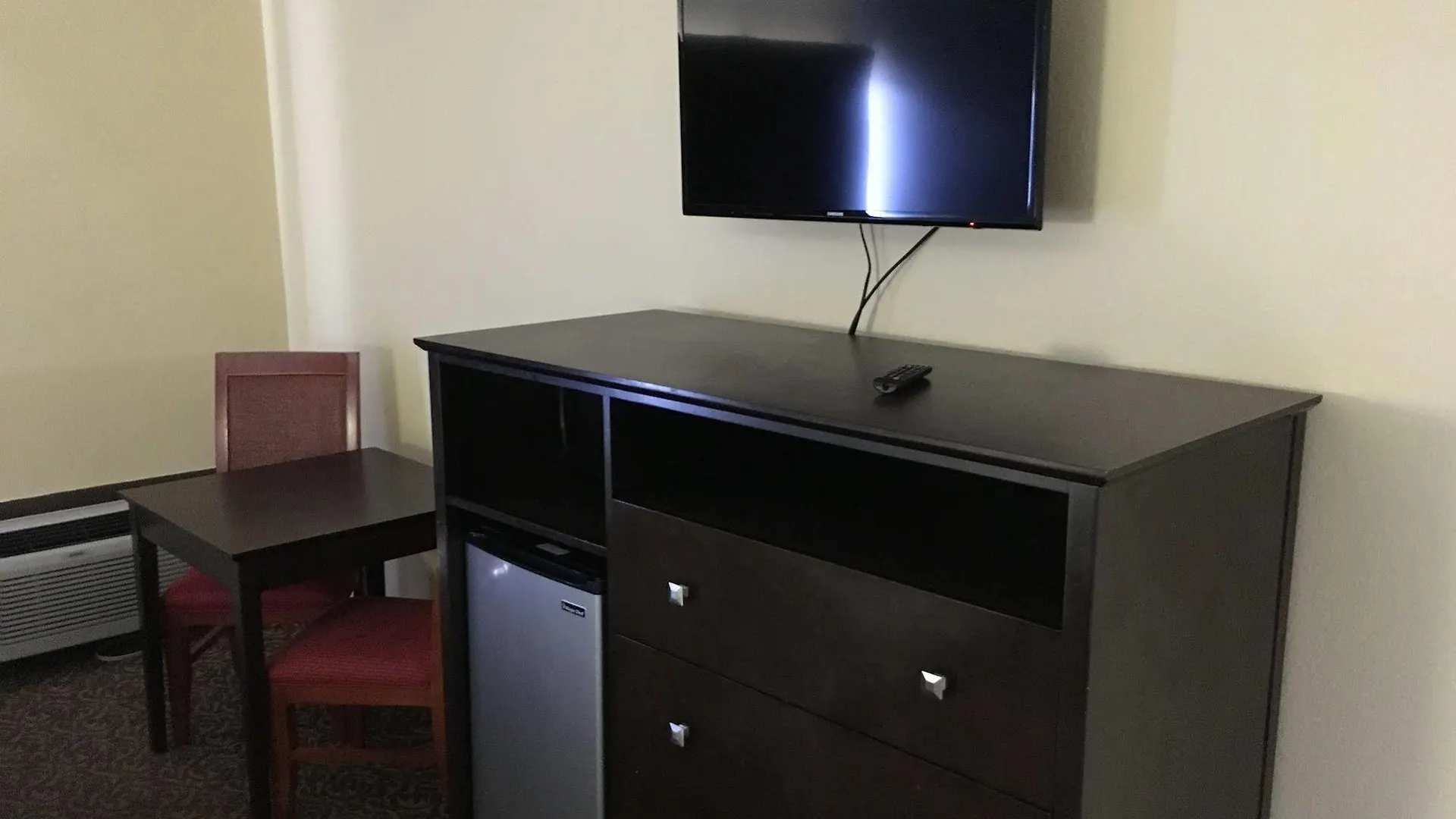 Days Inn & Suites By Wyndham Tampa - Ybor City Hotel