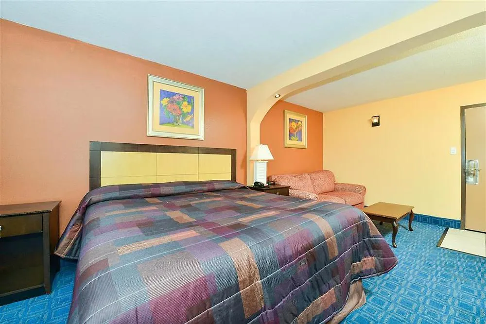 Hotel Days Inn & Suites By Wyndham Tampa - Ybor City